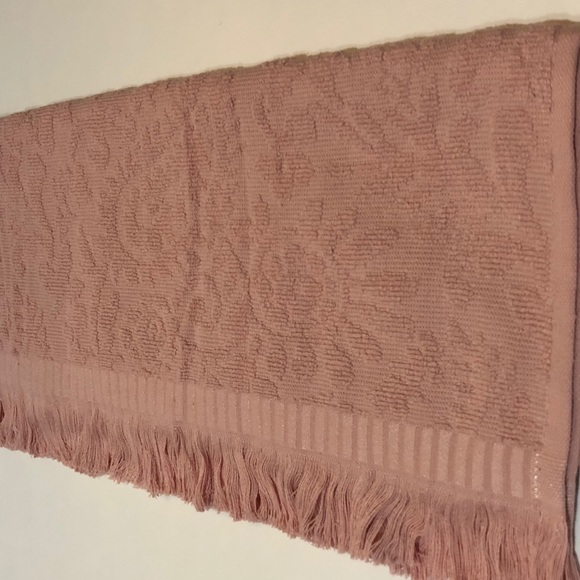 Luxury Flower Patterned Cotton Turkish Hand Towel - Picture 3 of 4